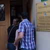 Mladići i djevojka, koji su uhapšeni zbog paljevine auta u Sarajevu, zadržani u Tužilaštvu