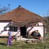 Četveročlana porodica Mujkić živi u ruševnoj kući staroj 100 godina, kupaju se u štali