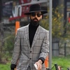 Božo Vrećo "skockan" u elegantnu kombinaciju prošetao Sarajevom