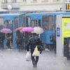 Zagreb pogodilo nevrijeme praćeno gradom, na Dinari pada i snijeg