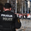 Jake policijske snage dočekuju navijače Sarajeva pred stadionom Grbavica