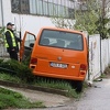 Vozača kombija koji je udario u stub kod KCUS-a reanimirala ekipa Hitne pomoći