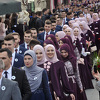 Maturanti Behram-begove medrese prodefilovali ulicama Tuzle