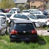 Dok vlasti u FBiH kupuju nove automobile, oduzeta vozila propadaju na skladištima