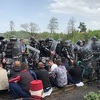 Drama u Banovićima, specijalci deblokirali željezničku prugu