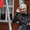 Julian Assange osuđen na 50 sedmica zatvora, ostaje u Londonu