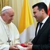 Papa Franjo doputovao u prvu posjetu Sjevernoj Makedoniji