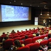 U Meeting Pointu prikazan film "53 rata", večeras pogledajte Genoveseove "Savršene neznance"