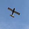 Avion s natpisom "Rođeni" nadletio Gradski stadion u Visokom