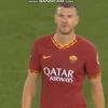Džeko prilikom izmjene ispraćen prvo zvižducima pa aplauzima navijača Rome