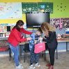 Addiko banka uručila pet GPS satova mališanima u Derventi