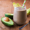 Čokoladni smoothie s povrćem je zdrav i ukusan napitak za tople ljetne dane