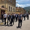 Izetbegović i Novalić prošetali Travnikom, građanima obećali brzu cestu prema Jajcu i školu