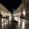 Mladi par razmjenjivao strasti na dubrovačkom Stradunu, prizor šokirao prolaznike