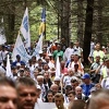 Marš mira iz Nezuka krenuo ka Potočarima, putem spasa korača 5.000 osoba