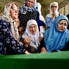 Tabute zalijevaju suzama: Fadila Hasanković ukopat će pet kostiju svoga brata Adila