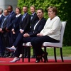 Angela Merkel sjedila tokom intoniranja himni u Berlinu