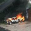 Potpuno izgorio automobil u Sarajevu, vatrogasci ugasili vatru
