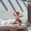 Bella Hadid u Grčkoj privukla pažnju fotografijama u kupaćem kostimu