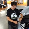 Zmija pod haubom auta na parkingu u Sarajevu neugodno iznenadila vozača