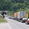 Velike gužve u Ormanici zbog rekonstrukcije tunela, nervozni vozači prolaze na crveno