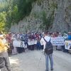 Ruže za sjećanje na 200 ubijenih 1992. godine na Korićanskim stijenama