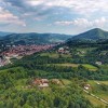 Turisti iz cijelog svijeta posjećuju Visoko: Park "Ravne 2" pruža uživanje u šetnji, masaži i bosanskim jelima