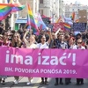 Pogledajte šetnju više hiljada učesnika prve povorke ponosa u Sarajevu