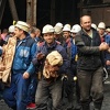 Zenički rudari u suzama nakon skoro dva dana izašli iz jame: Neka se ne igraju s nama