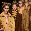 Bella Hadid se skinula gola, ali su ipak svi komentarisali njenu novu frizuru