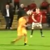 Bizaran gol iz Engleske: Savladao golmana udarcem glavom sa svoje polovine terena