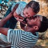 Emotivni video oca i sina koji plešu kako bi proslavili 11 mjeseci bez raka