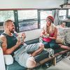 Mladi par iz SAD-a živi drugačiji život: Od školskog autobusa napravili novi dom