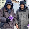 U borbi za opstanak migranti u BiH prodaju maramice, slatkiše, peru vjetrobranska stakla...