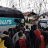 Migranti s Vučjaka ipak još nisu krenuli za Sarajevo, formira se duga kolona autobusa