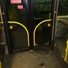 Sarajevo: Migranti pokušali nasilno ući u autobus, razbili staklo na vratima
