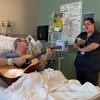 Pjesmom protiv bolesti: Duet pacijenta i medicinske sestre raznježit će vas