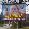 Bilbordi paradžemata u Tuzli podijelili javnost: Muslimani nisu ludi da slave najluđu noć