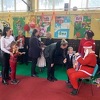 Amko komerc razveselio djecu novogodišnjim paketićima