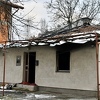 Požar na kući na Dobrinji ugašen sat i po nakon ponoći, u potpunosti izgorio krov