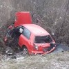 Pijan automobilom sletio s ceste kod Kalesije, dvije osobe teško povrijeđene