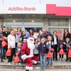 Zaposlenici Addiko banke novogodišnjim paketićima obradovali socijalno ugroženu djecu