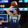 Dončić i Jokić ponovo briljirali, Lakersi bez Jamesa i Davisa brutalni u Oklahomi