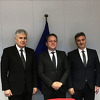 Zvizdić i Čović u Briselu se susreli s komesarom za proširenje Evropske unije