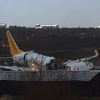 Avion u Istanbulu izletio s piste i prepolovio se