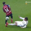 Ramos izbjegao crveni karton zbog žestokog starta: Kako je ovo promaklo VAR-u?