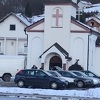 Počelo iznošenje stvari iz crkve izgrađene u dvorištu nane Fate Orlović