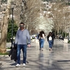 Građani Mostara dan provodili na suncu, ali bez većih grupisanja "na kafi"