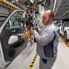 Volkswagen zbog koronavirusa zaustavlja proizvodnju, posljednja smjena u petak