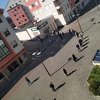 Sve se može kad se hoće! Banjalučani u redu za prodavnicu drže distancu i do dva metra